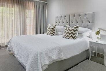 پانسیون Mont D'or Franschhoek