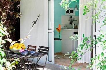 استراحتگاه Bungalows Puravida