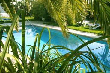 استراحتگاه Bungalows Puravida
