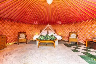 استراحتگاه Eco Village Finca De Arrieta   Yurts And Stone Cottages   Shared Pool   Walking Distance To Arrieta