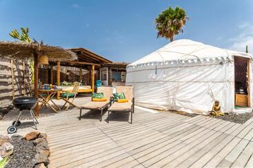 استراحتگاه Eco Village Finca De Arrieta   Yurts And Stone Cottages   Shared Pool   Walking Distance To Arrieta