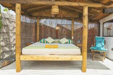 استراحتگاه Eco Village Finca De Arrieta   Yurts And Stone Cottages   Shared Pool   Walking Distance To Arrieta