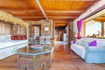 استراحتگاه Eco Village Finca De Arrieta   Yurts And Stone Cottages   Shared Pool   Walking Distance To Arrieta