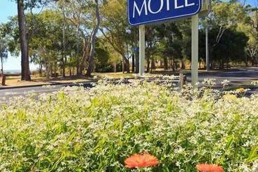 Shelly Beach Motel