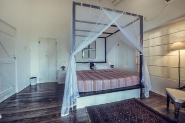 Taru Villas River Cottage