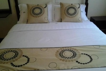 تختخواب و صبحانه Alpha Country Motel