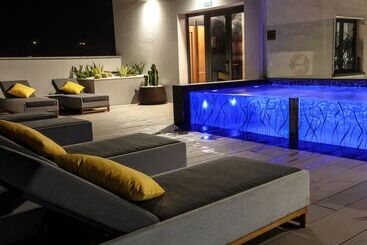 בית מלון כפרי Design Plus Bex