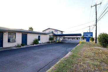 هتل Economy Inn Kingsville