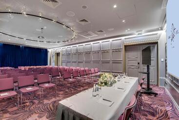 Grand Poet Hotel And Spa By Semarah