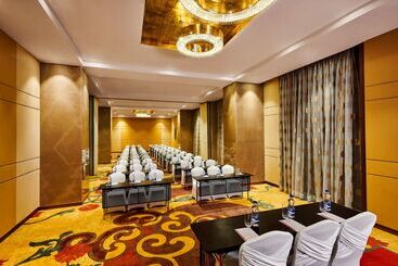 هتل Hilton Garden Inn Lucknow