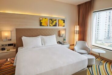 هتل Hilton Garden Inn Lucknow