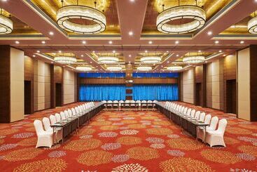 هتل Hilton Garden Inn Lucknow