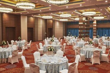 هتل Hilton Garden Inn Lucknow