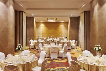 هتل Hilton Garden Inn Lucknow