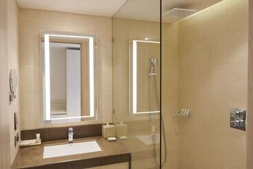 هتل Hilton Garden Inn Lucknow