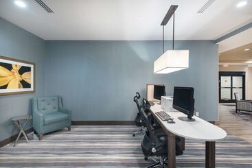 هتل Homewood Suites By Hilton Fayetteville