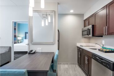 هتل Homewood Suites By Hilton Fayetteville