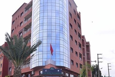 هتل Hôtel Hadaik Ain Asserdoune