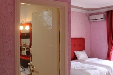 هتل Hôtel Hadaik Ain Asserdoune