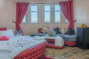 هتل Hôtel Hadaik Ain Asserdoune