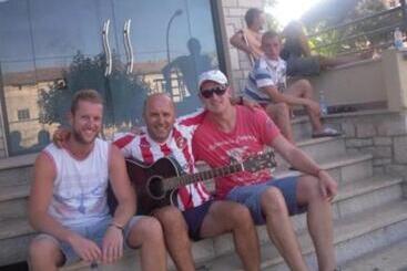 هتل Saranda Backpackers