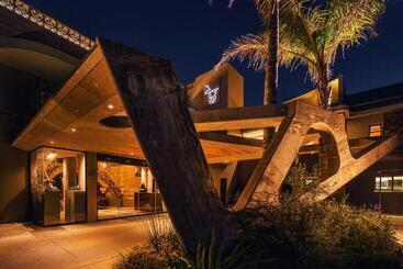 Sky Villa Boutique Hotel By Raw Africa Collection