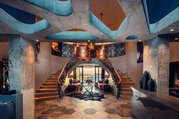 Sky Villa Boutique Hotel By Raw Africa Collection
