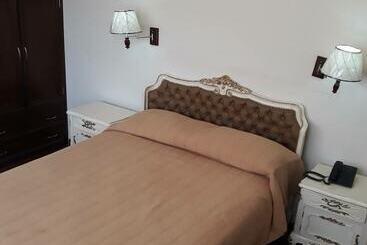 تختخواب و صبحانه Hostal Terrabella Srl