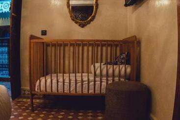 تختخواب و صبحانه Riad Golf Stinia