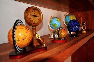 تختخواب و صبحانه World Bnb