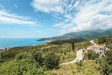 هتل Eléa Guesthouse Himare