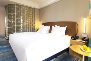 هتل Holiday Inn Express Chifeng Hongshan By Ihg