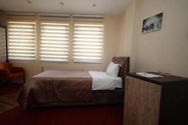 تختخواب و صبحانه Apartmani Brocat