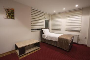 تختخواب و صبحانه Apartmani Brocat