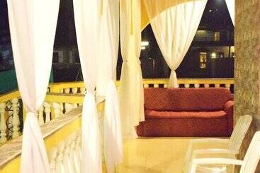 هتل La Vega Resort