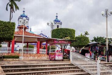 هتل Las Brisas