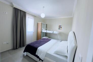 Molla Hotel Restorant