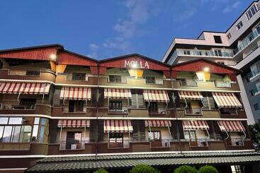 Molla Hotel Restorant