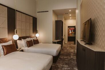 هتل Doubletree By Hilton Wellington