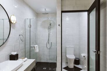 هتل Doubletree By Hilton Wellington