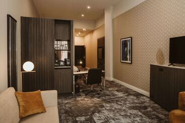 هتل Doubletree By Hilton Wellington