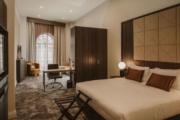 هتل Doubletree By Hilton Wellington