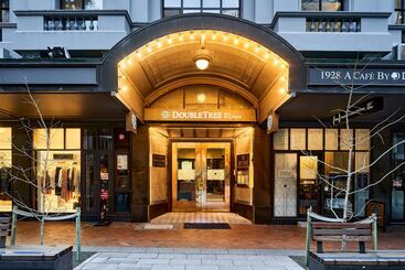 هتل Doubletree By Hilton Wellington