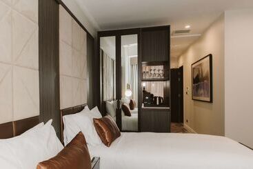 هتل Doubletree By Hilton Wellington
