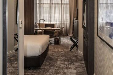 هتل Doubletree By Hilton Wellington