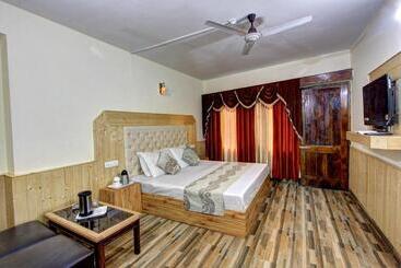 هتل Highway Inn