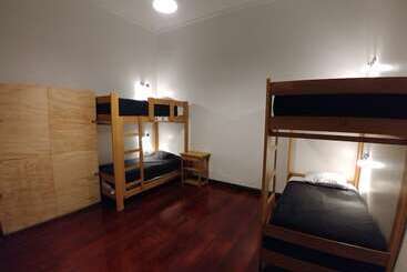 هتل Orchid Hostels