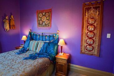 Sea Breeze B & B