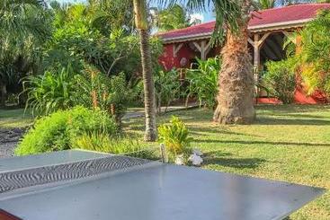 هاستل Sunset Surf Camp
