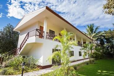 تختخواب و صبحانه Good View Resort